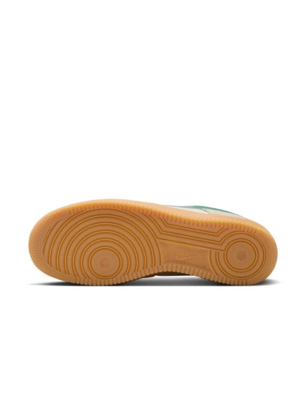 Men AIR FORCE 1 '07 LV8 Sneakers